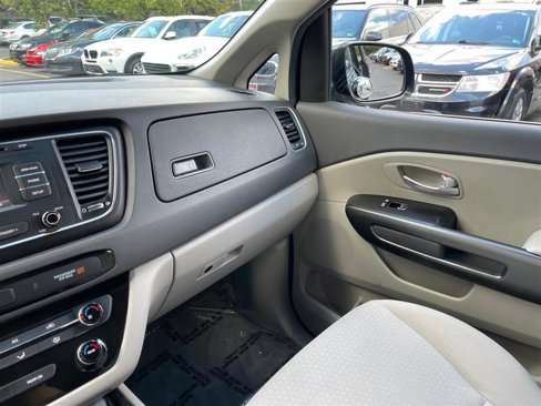 Used 2016 Kia Sedona LX w/ LX Convenience Package image 59