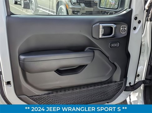 Used 2024 Jeep Wrangler Sport S image 11