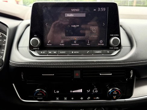 Used 2021 Nissan Rogue SV image 17