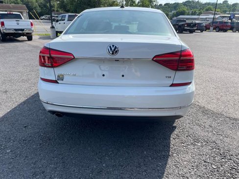 Used 2016 Volkswagen Passat 1.8T SE w/ Lighting Package (P06) image 6