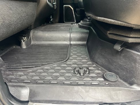 Used 2020 RAM 2500 Laramie w/ Night Edition image 39