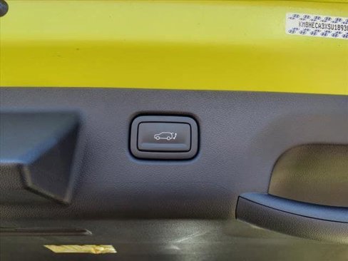 Certified 2025 Hyundai Kona Limited image 11