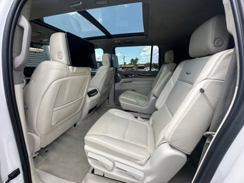 Used 2021 Cadillac Escalade ESV Premium Luxury Platinum image 18