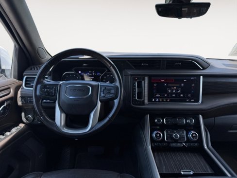 Used 2021 GMC Yukon XL Denali w/ Advanced Technology Package image 8