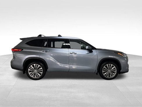 Certified 2022 Toyota Highlander Platinum image 6