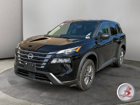Used 2024 Nissan Rogue S image 2