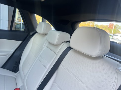 Certified 2025 Mercedes-Benz GLC 300 image 25
