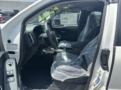 Used 2025 Nissan Frontier SV w/ SV Convenience Package image 13