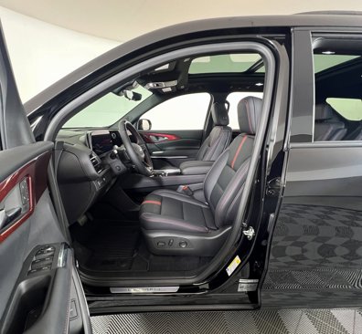 New 2026 Chevrolet Traverse RS w/ LPO, Floor Liner Package image 10