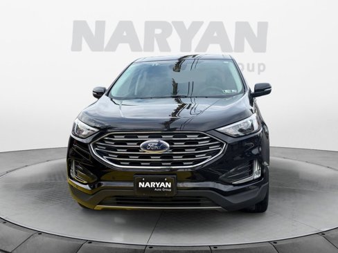 Used 2024 Ford Edge Titanium image 3