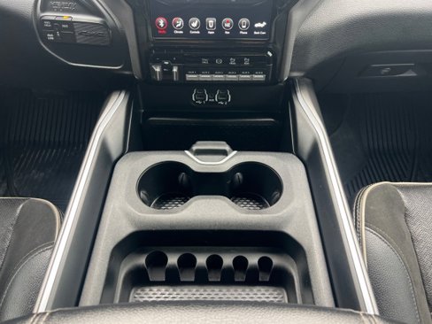 Used 2020 RAM 2500 Laramie w/ Night Edition image 26