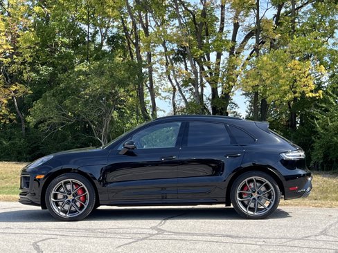 New 2026 Porsche Macan GTS image 2