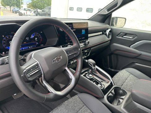 Used 2024 Chevrolet Colorado Z71 w/ Z71 Convenience Package 2 image 7