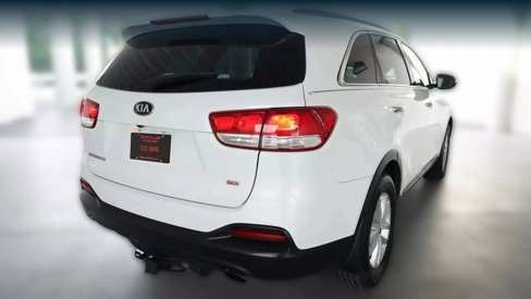 Used 2018 Kia Sorento LX image 8