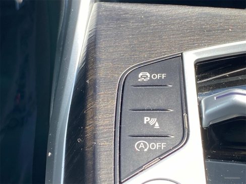 Used 2024 BMW 330i xDrive Sedan w/ Convenience Package image 19