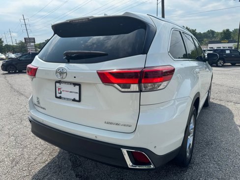 Used 2019 Toyota Highlander Limited image 3