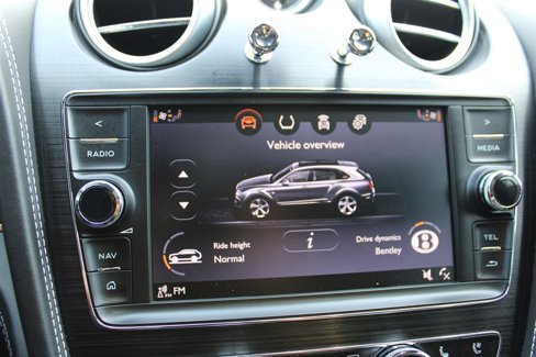 Used 2018 Bentley Bentayga image 53