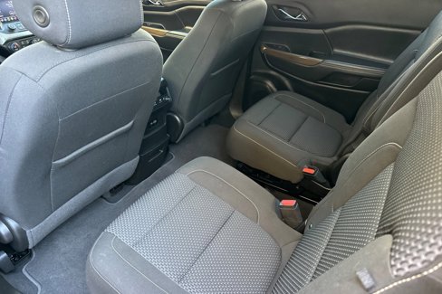 Used 2023 GMC Acadia SLE w/ Elevation Edition image 11
