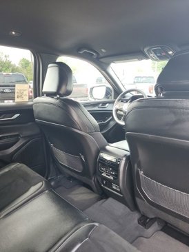 Used 2023 Jeep Grand Cherokee L Laredo image 18
