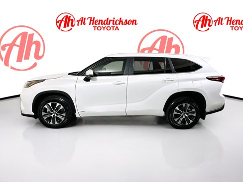 Used 2023 Toyota Highlander XLE image 6