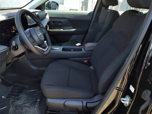 Used 2025 Nissan Kicks S image 16
