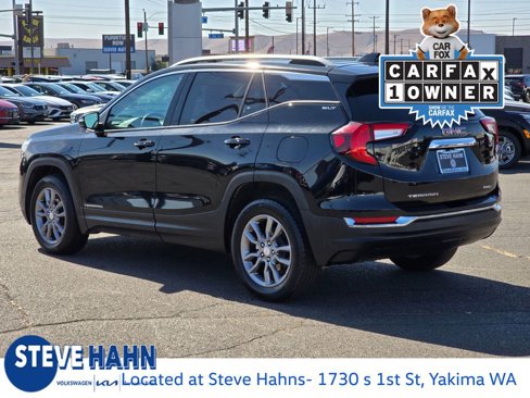 Used 2024 GMC Terrain SLT image 3