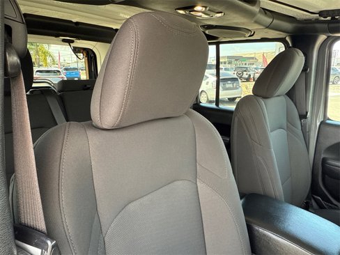 Used 2023 Jeep Wrangler Unlimited image 17