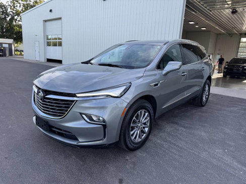 Used 2024 Buick Enclave Premium image 3