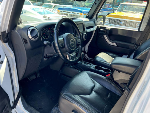 Used 2014 Jeep Wrangler Unlimited Sahara image 7