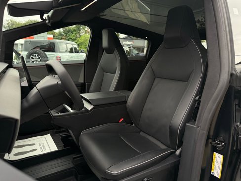 Used 2024 Tesla Cybertruck AWD Crew Cab image 35
