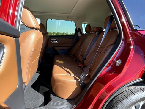 New 2026 Nissan Rogue Platinum image 12
