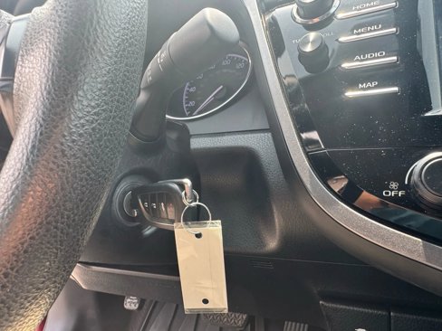 Used 2019 Toyota Camry LE image 17