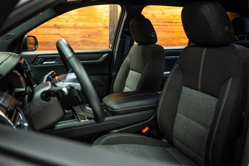 Used 2025 GMC Acadia Elevation image 10