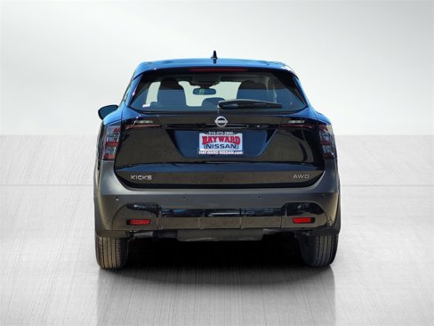 Used 2025 Nissan Kicks S image 5