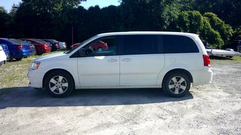 Used 2013 Dodge Grand Caravan SE image 9
