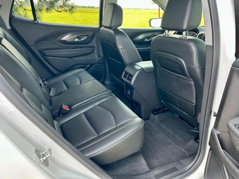 Used 2024 GMC Terrain SLT image 18