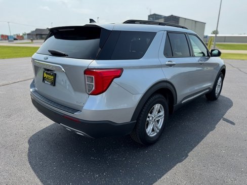 Used 2023 Ford Explorer XLT w/ Equipment Group 202A image 5