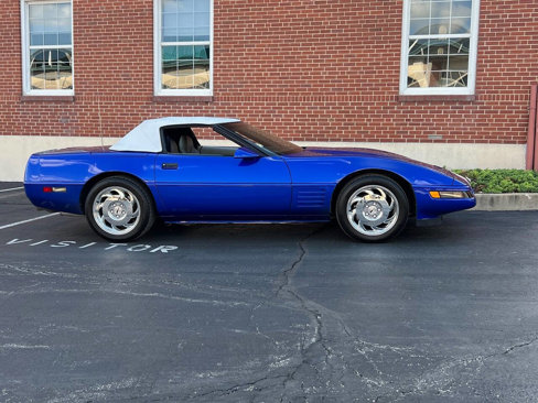 Used 1994 Chevrolet Corvette Convertible image 9