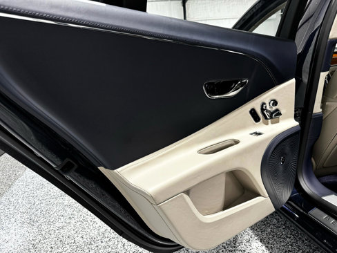 Used 2021 Bentley Flying Spur W12 image 20