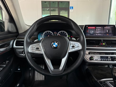 Used 2019 BMW 750i w/ Executive Package image 43