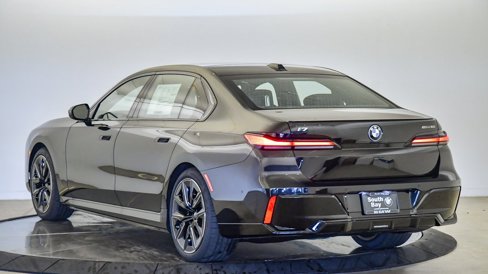 New 2026 BMW i7 eDrive50 w/ M Sport Package image 2