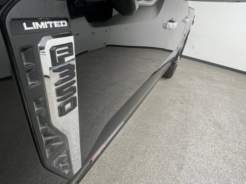 Used 2024 Ford F350 Limited image 17
