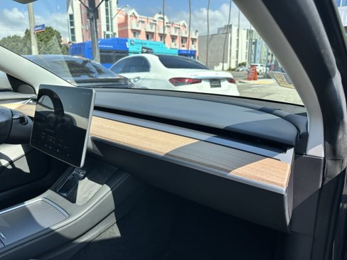 Used 2023 Tesla Model 3 Standard Range image 11