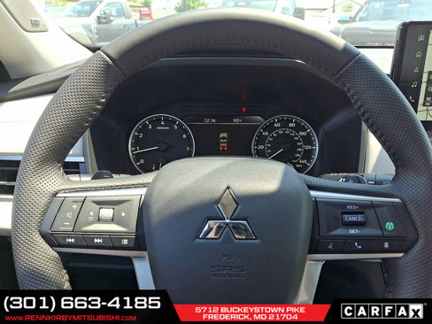 New 2025 Mitsubishi Outlander SE image 13