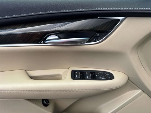 Used 2019 Cadillac XT5 FWD image 19