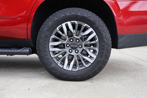 Used 2025 Chevrolet Tahoe Z71 w/ Comfort Package image 9