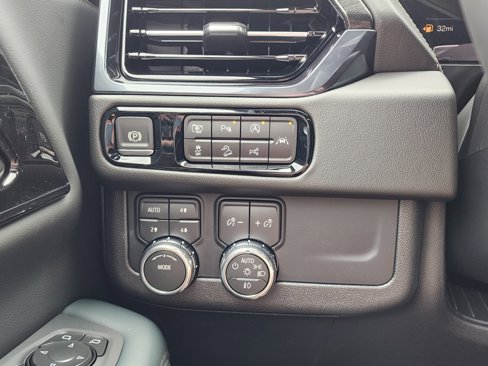 New 2026 GMC Yukon AT4 w/ AT4 Premium Package image 18
