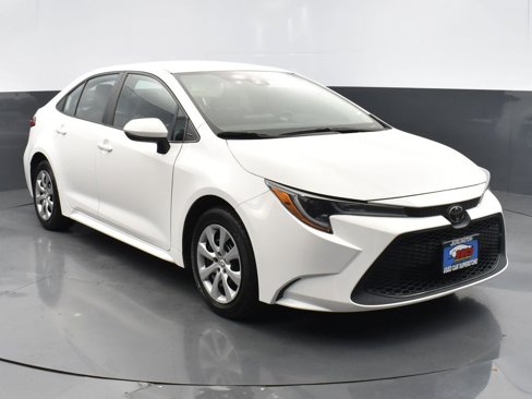 Used 2022 Toyota Corolla LE image 3