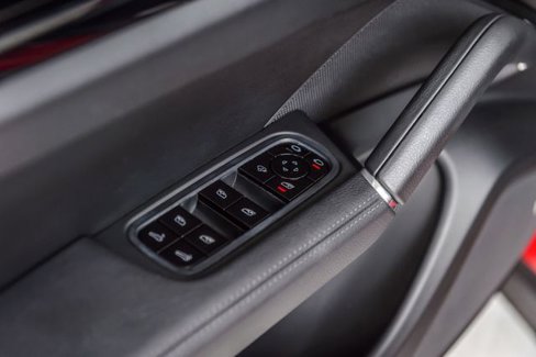Used 2021 Porsche Cayenne image 52