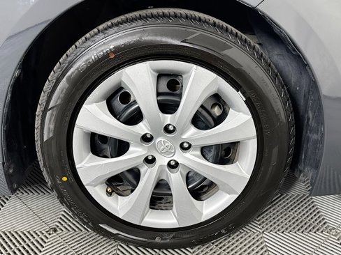 Used 2025 Toyota Corolla LE image 30